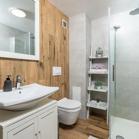 Ariana Apartment Umag